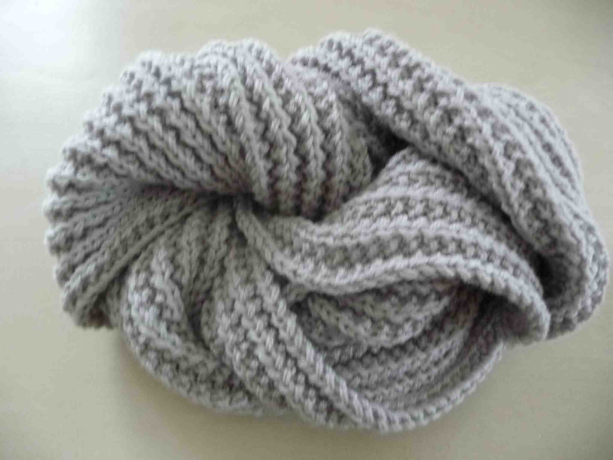 Comment faire une écharpe en tricot facile?