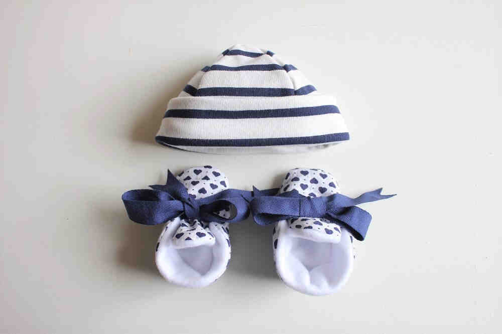 Comment tricoter un bonnet bébé en couture jarretière?
