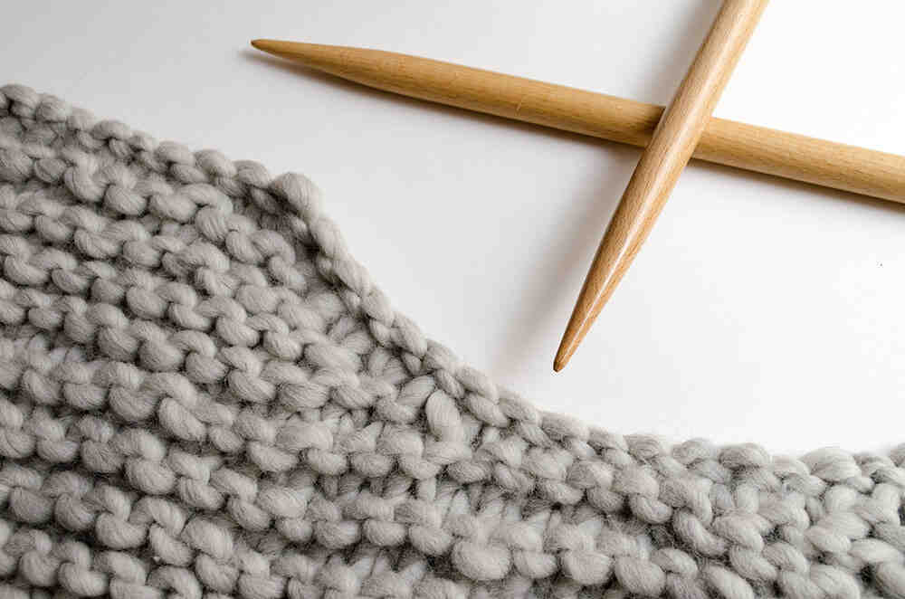 Comment tricoter un pull homme facile?