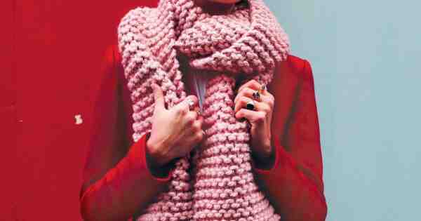 Comment tricoter une écharpe en laine facilement ?
